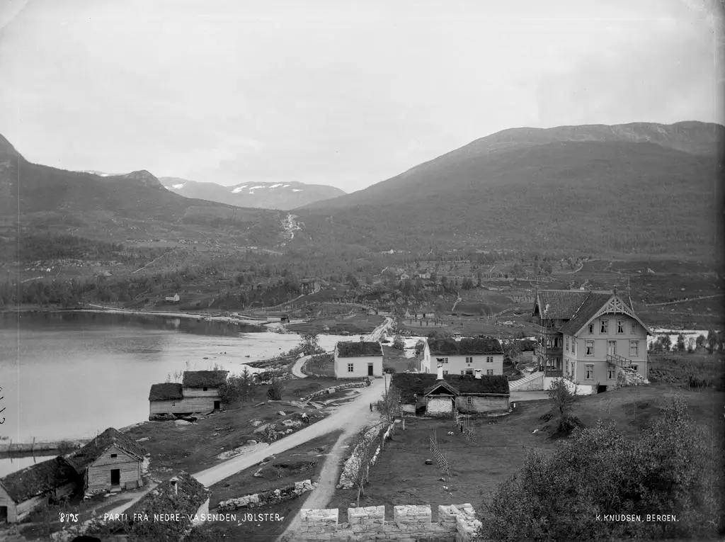 Jølster på slutten av 1800-talet – og i dag